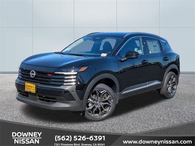 2025 Nissan Kicks SR AWD's photo