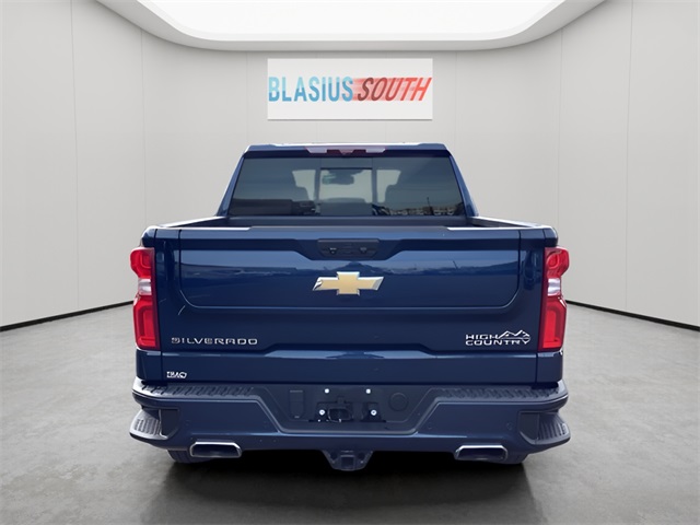 2023 Chevrolet Silverado 1500 High Country photo 3