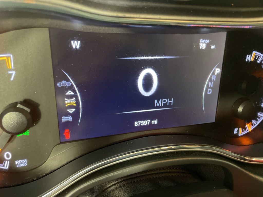 2020 Jeep Grand Cherokee Altitude photo 25