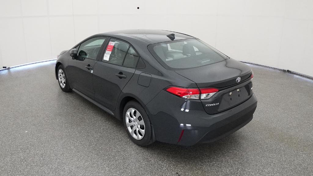 2025 Toyota Corolla LE photo 13