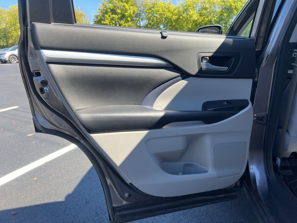 2018 Toyota Highlander XLE photo 18