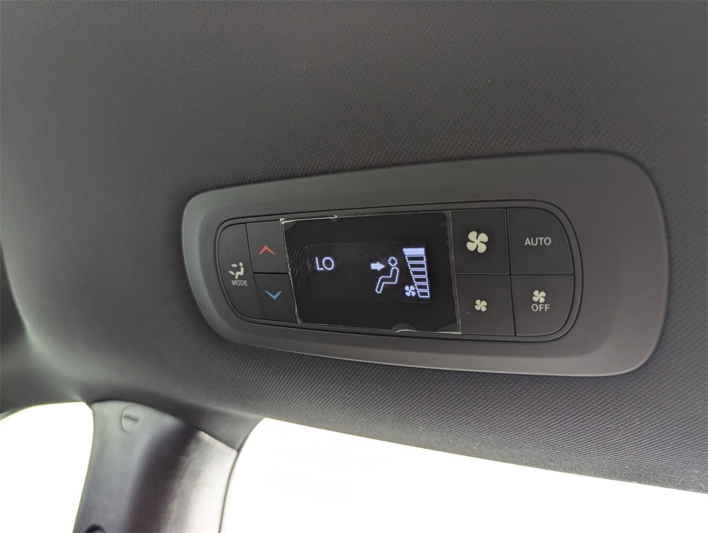 2024 Chrysler Pacifica Touring L photo 30