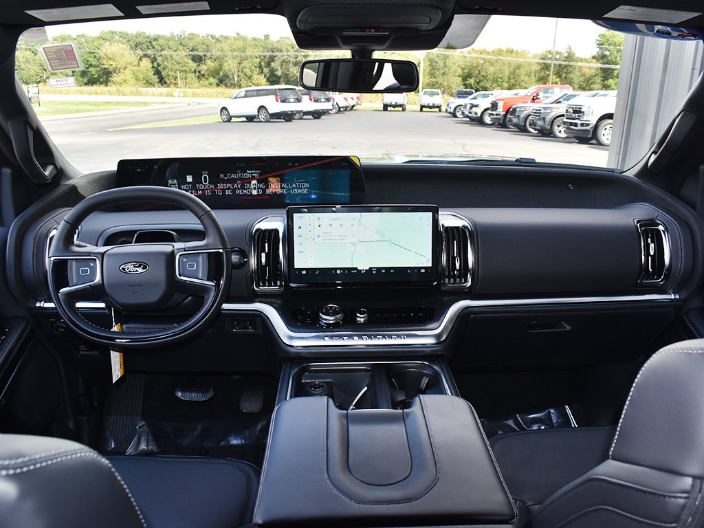 2025 Ford Expedition MAX Platinum photo 2
