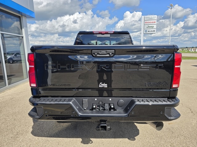 2025 Chevrolet Silverado 2500HD High Country photo 3