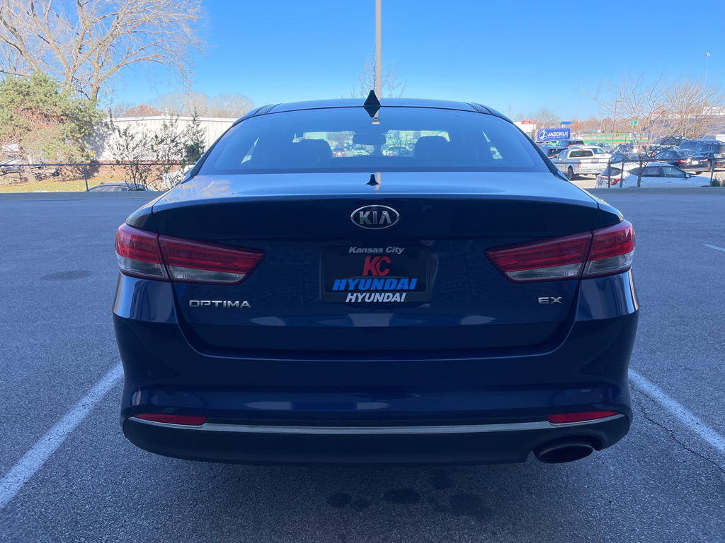 2017 Kia Optima EX photo 4