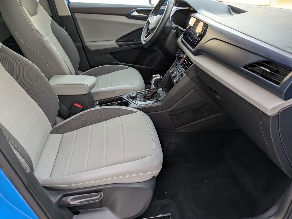 2022 Volkswagen Taos SE photo 21