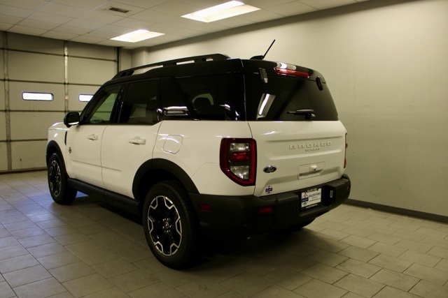2025 Ford Bronco Sport Outer Banks photo 3