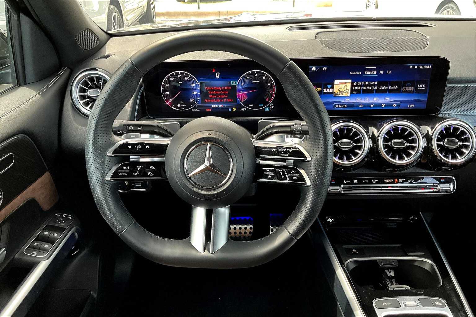 2025 Mercedes Benz GLB 250 4MATIC photo 5