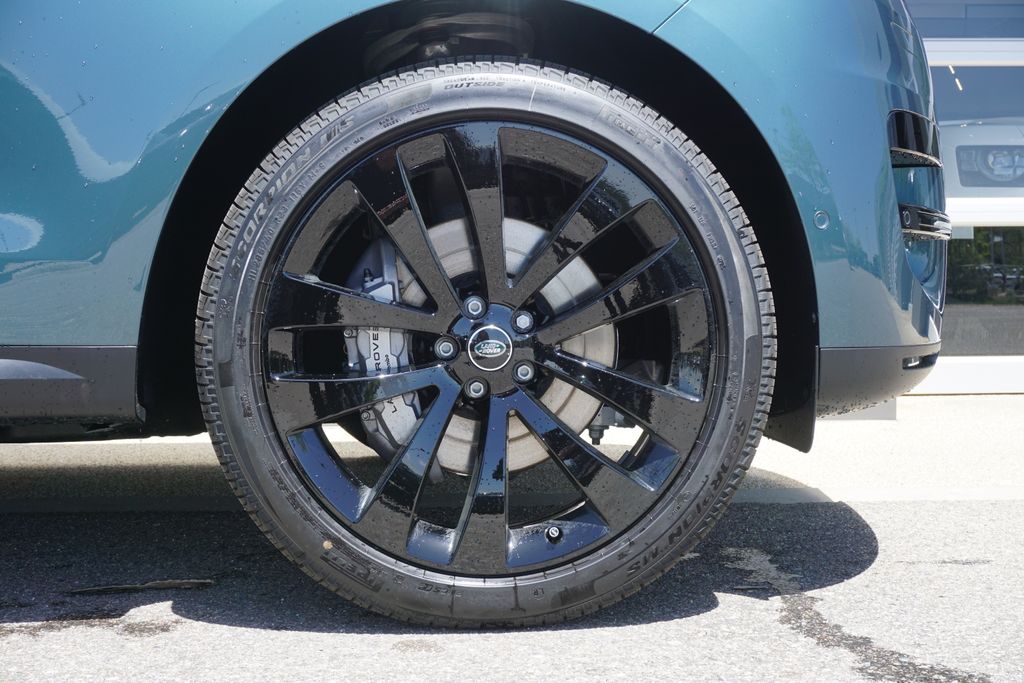 2025 Land Rover Range Rover Sport SE photo 29
