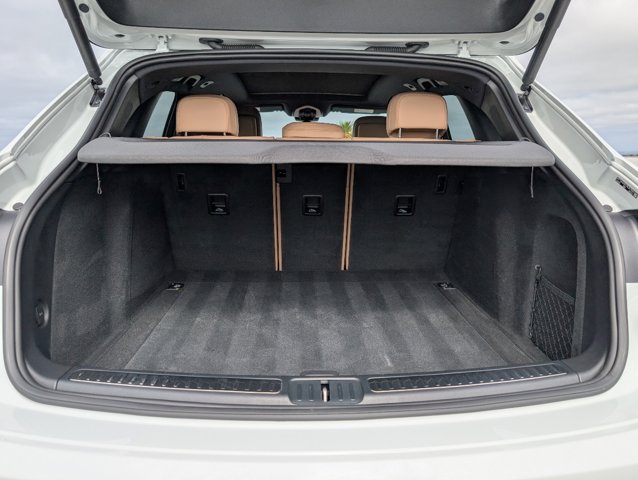 2024 Porsche Macan T photo 12