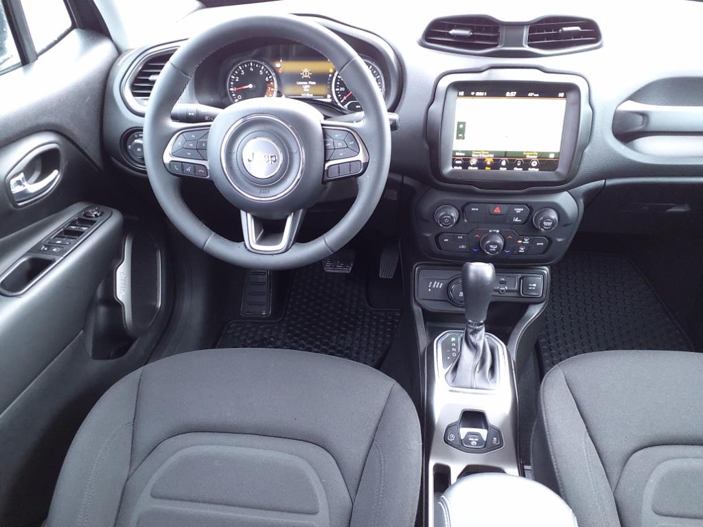 2022 Jeep Renegade Latitude photo 3