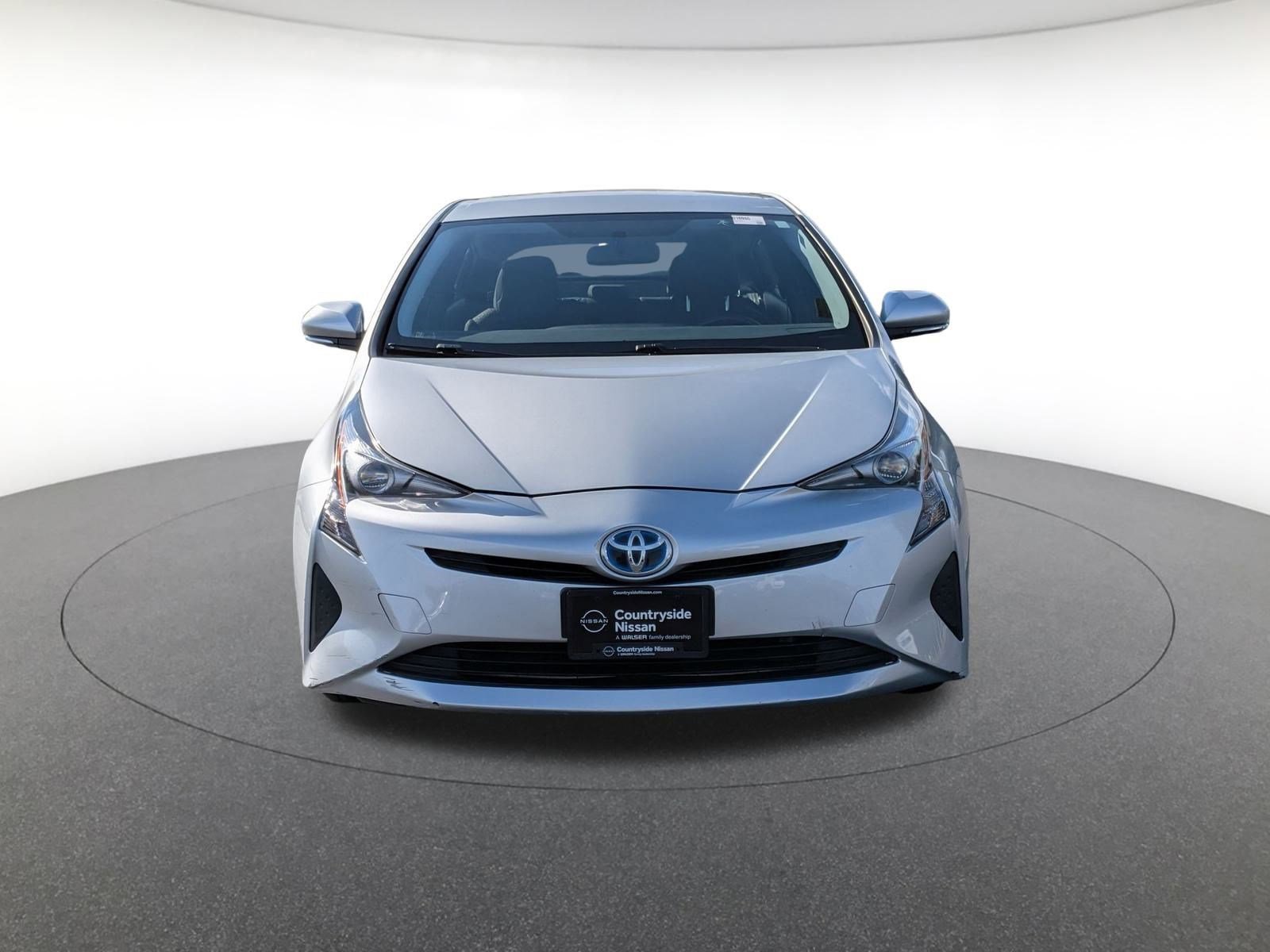 2016 Toyota Prius One Two photo 2
