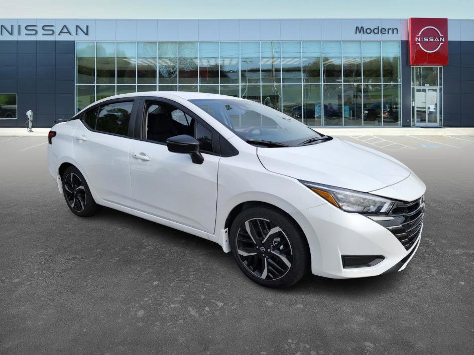 2025 Nissan Versa SR photo 3