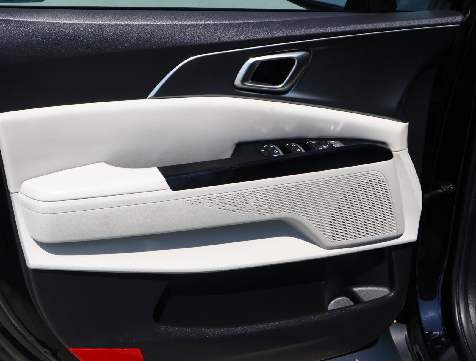 2024 Kia Carnival LX photo 14