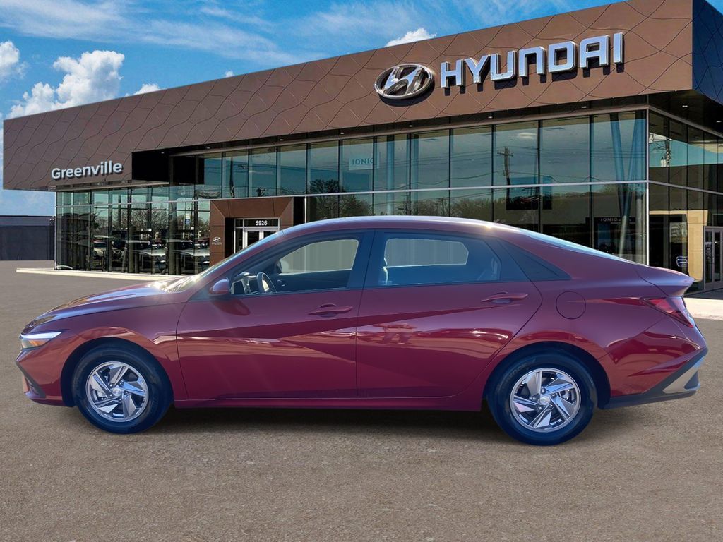 2025 Hyundai Elantra SE photo 4