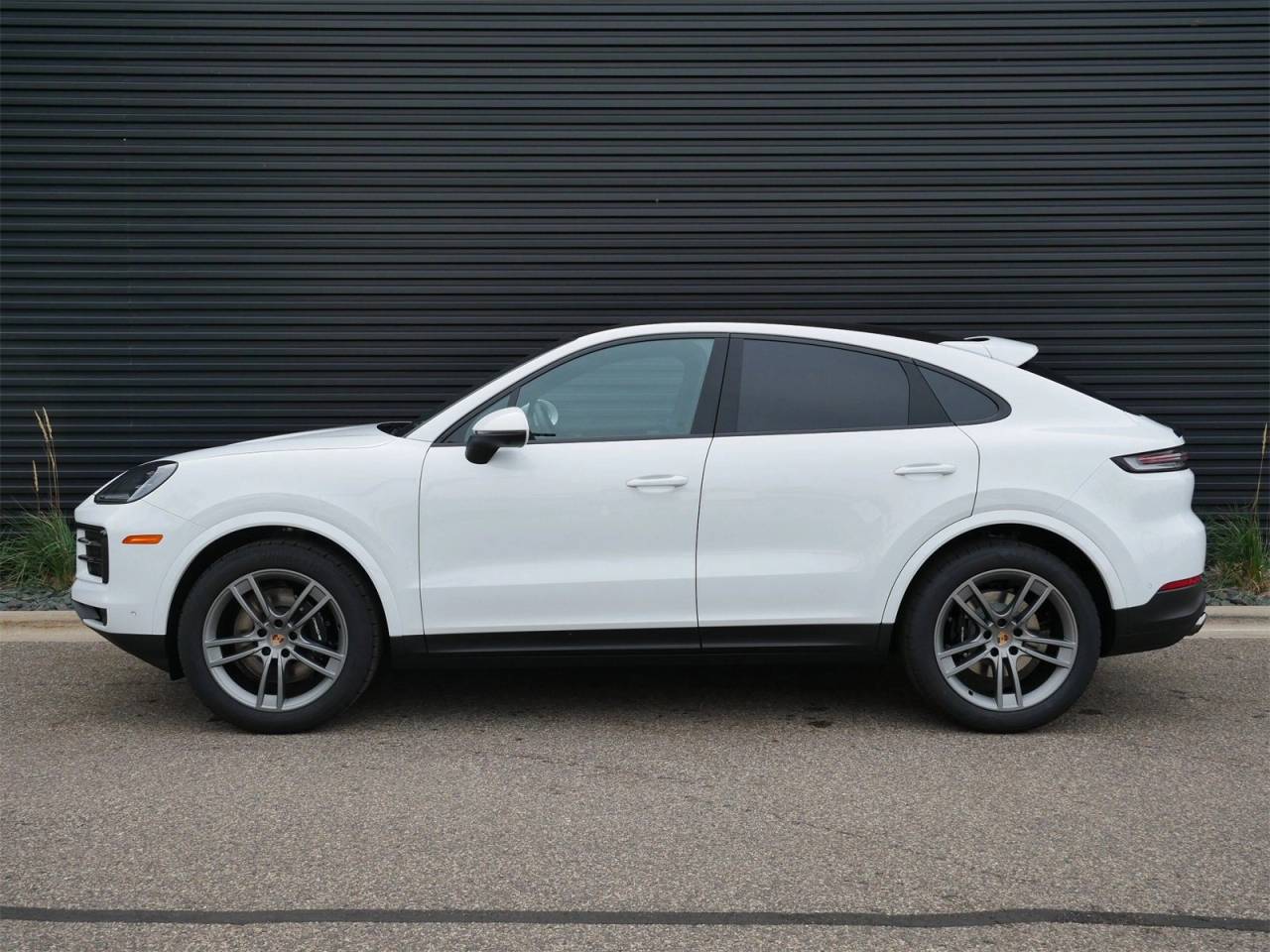 2026 Porsche Cayenne Coupe Base photo 2