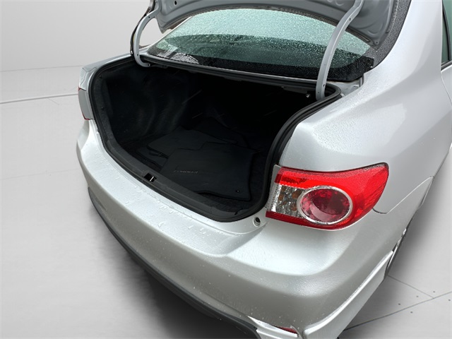 2011 Toyota Corolla S photo 13
