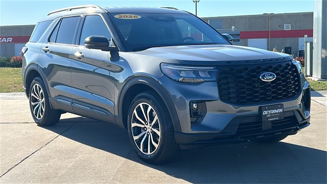 2026 Ford Explorer ST-LINE's photo