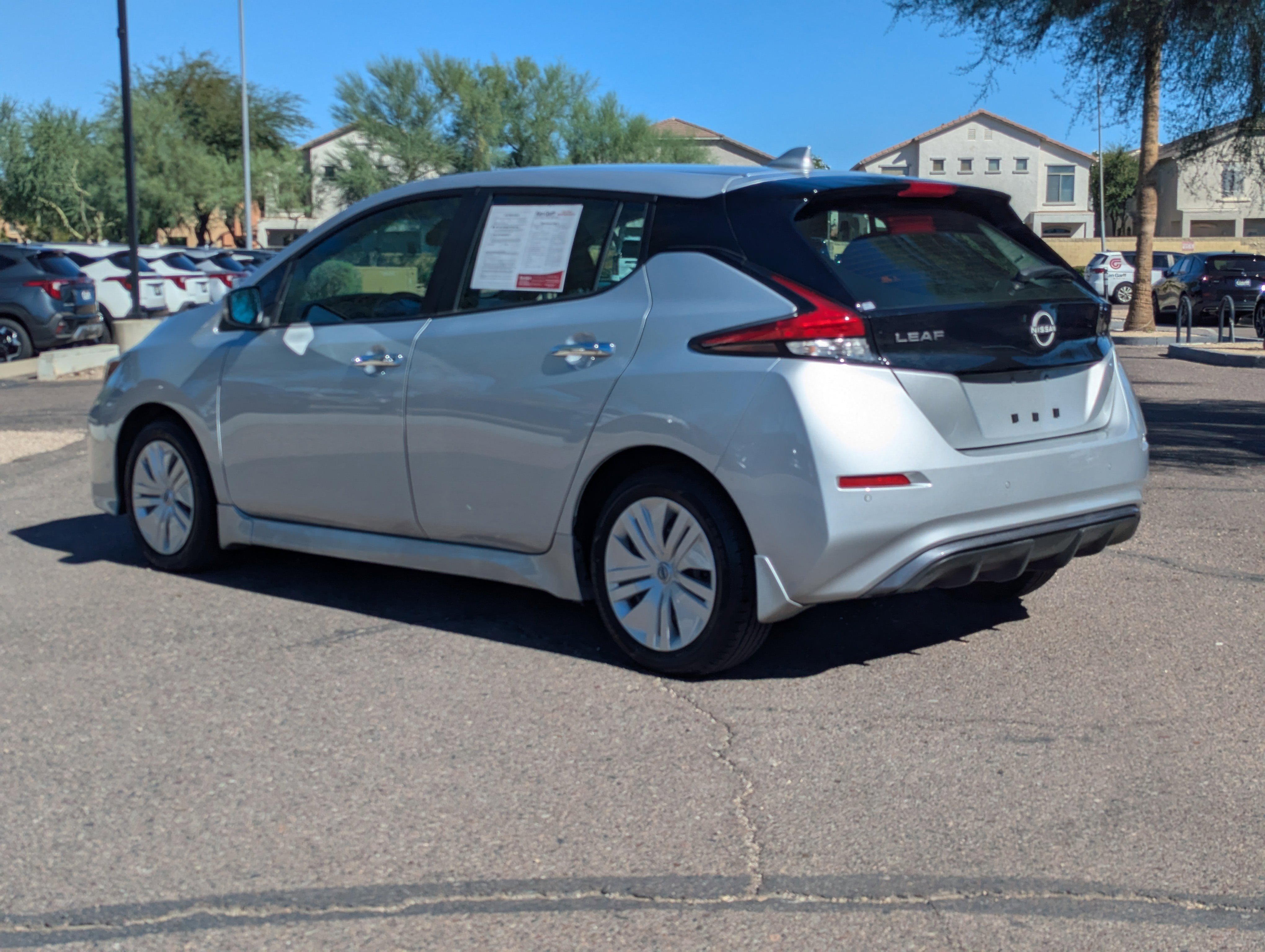 2023 Nissan Leaf S photo 2