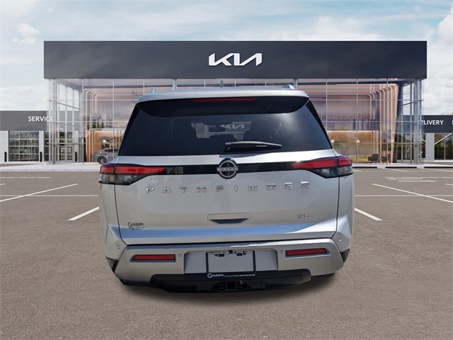 2022 Nissan Pathfinder SL photo 3