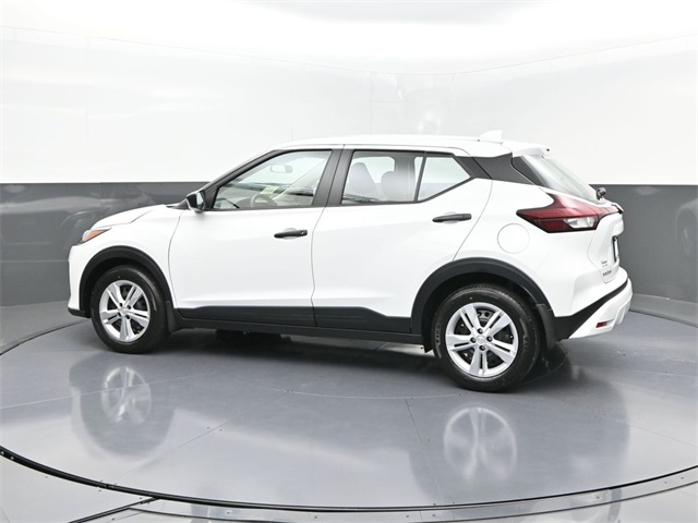 2025 Nissan Kicks Play S photo 4
