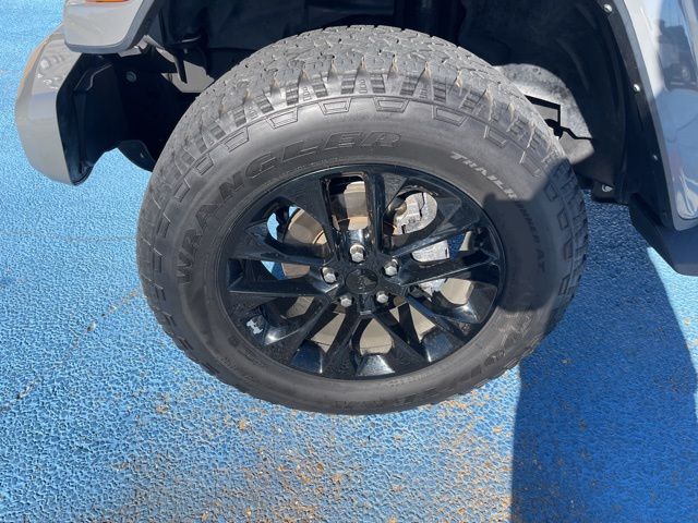 2021 Jeep Wrangler Unlimited Sahara High Altitude photo 3