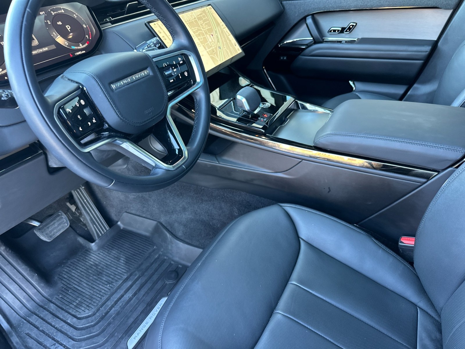 2024 Land Rover Range Rover Sport SE photo 2