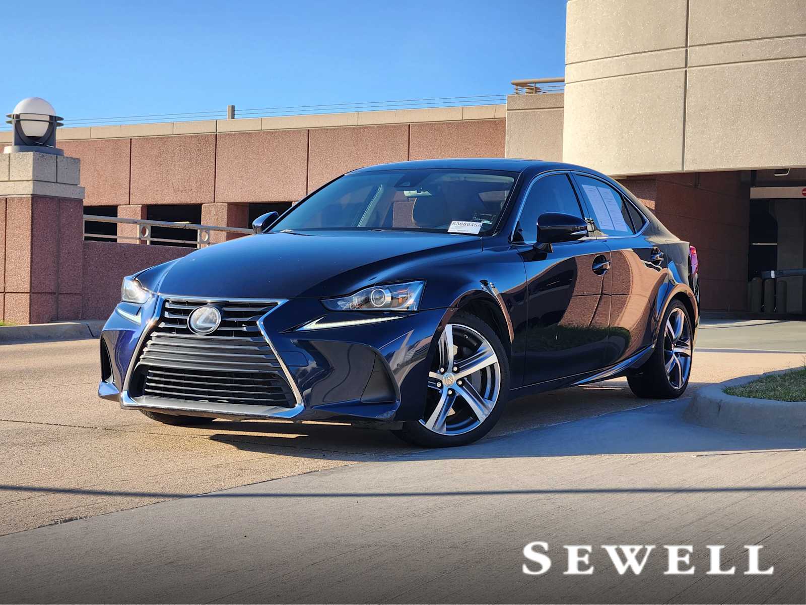 2017 Lexus IS 200t's photo