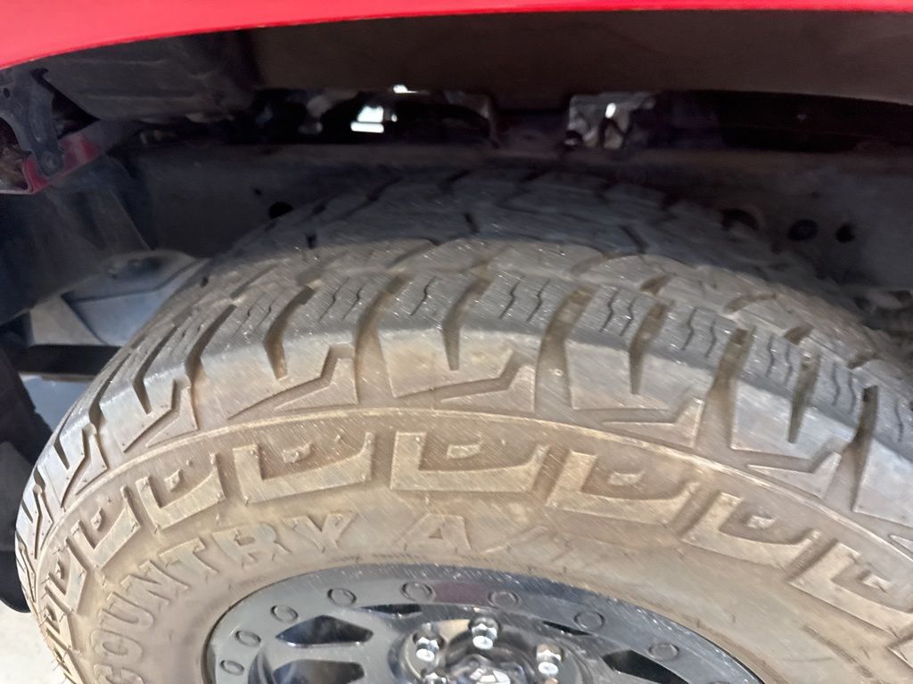 2022 Nissan Frontier S photo 2