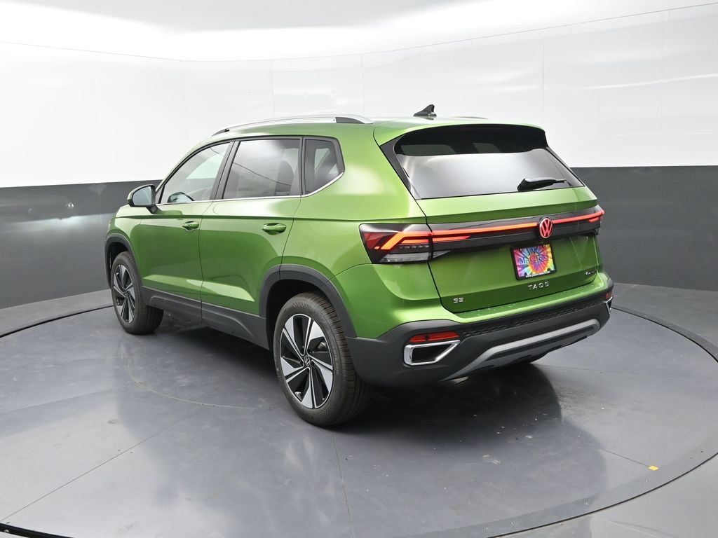 2025 Volkswagen Taos SE photo 5