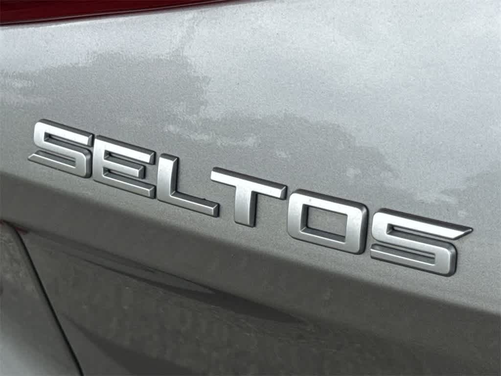 2023 Kia Seltos LX photo 8