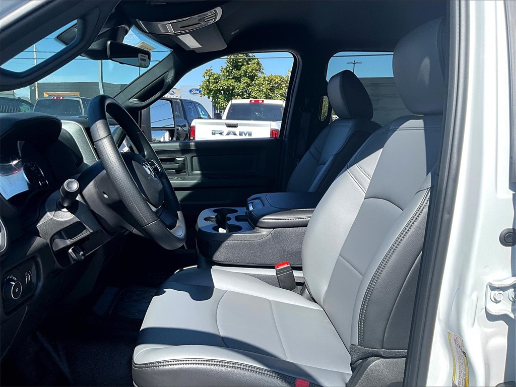 2025 Ram 3500 Tradesman photo 10