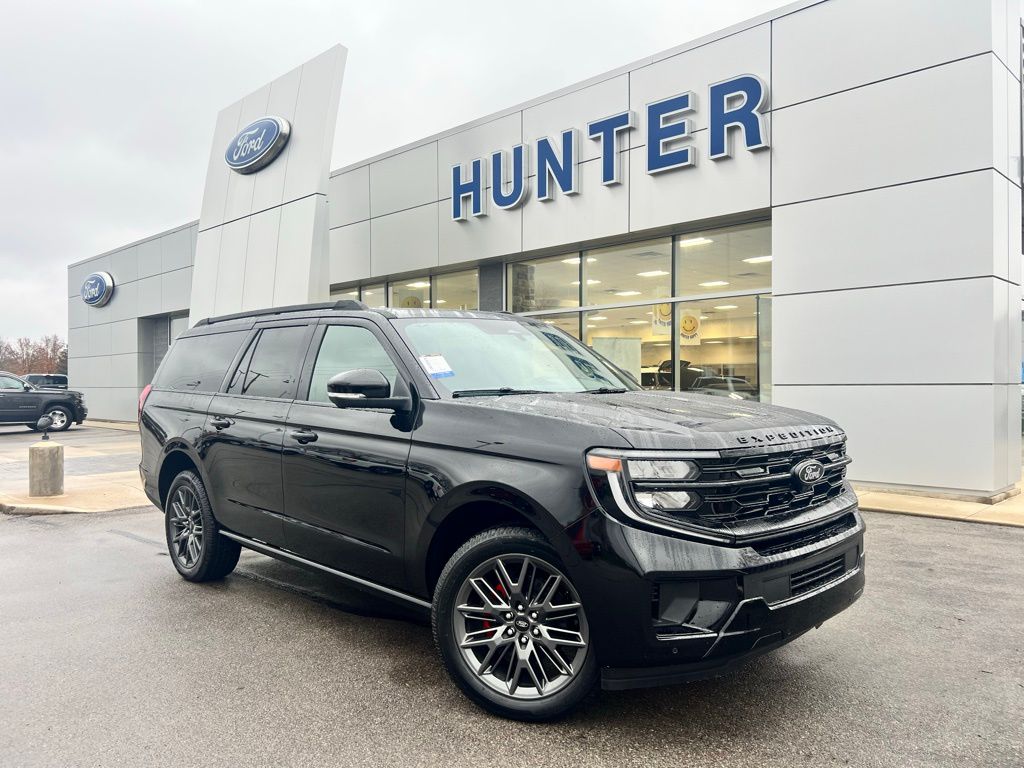 2025 Ford Expedition Platinum's photo