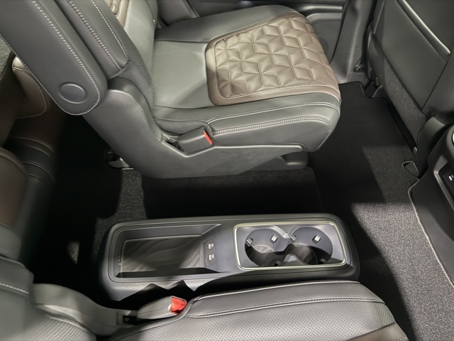 2026 Nissan Armada Platinum photo 17
