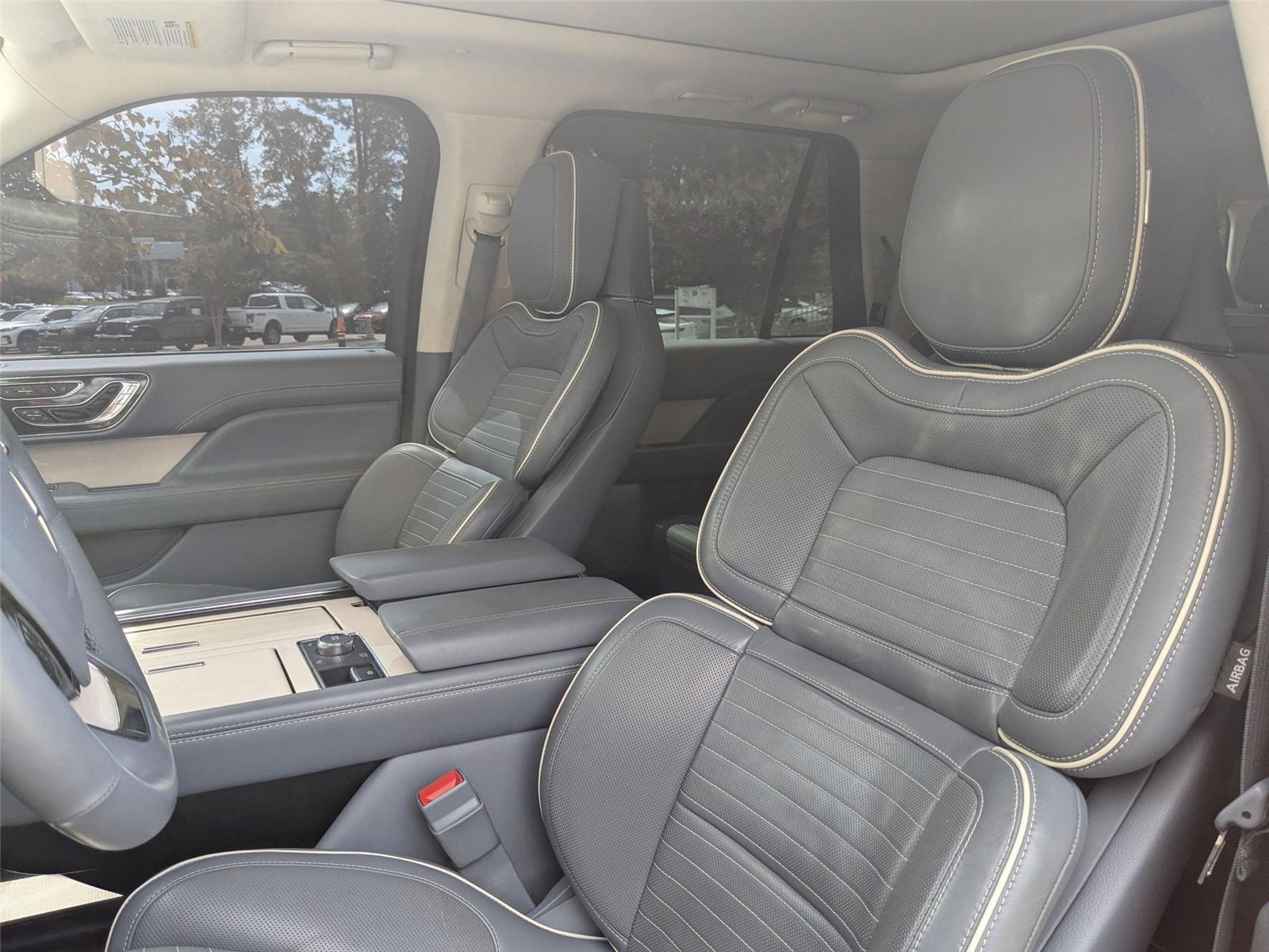 2020 Lincoln Navigator Black Label photo 13