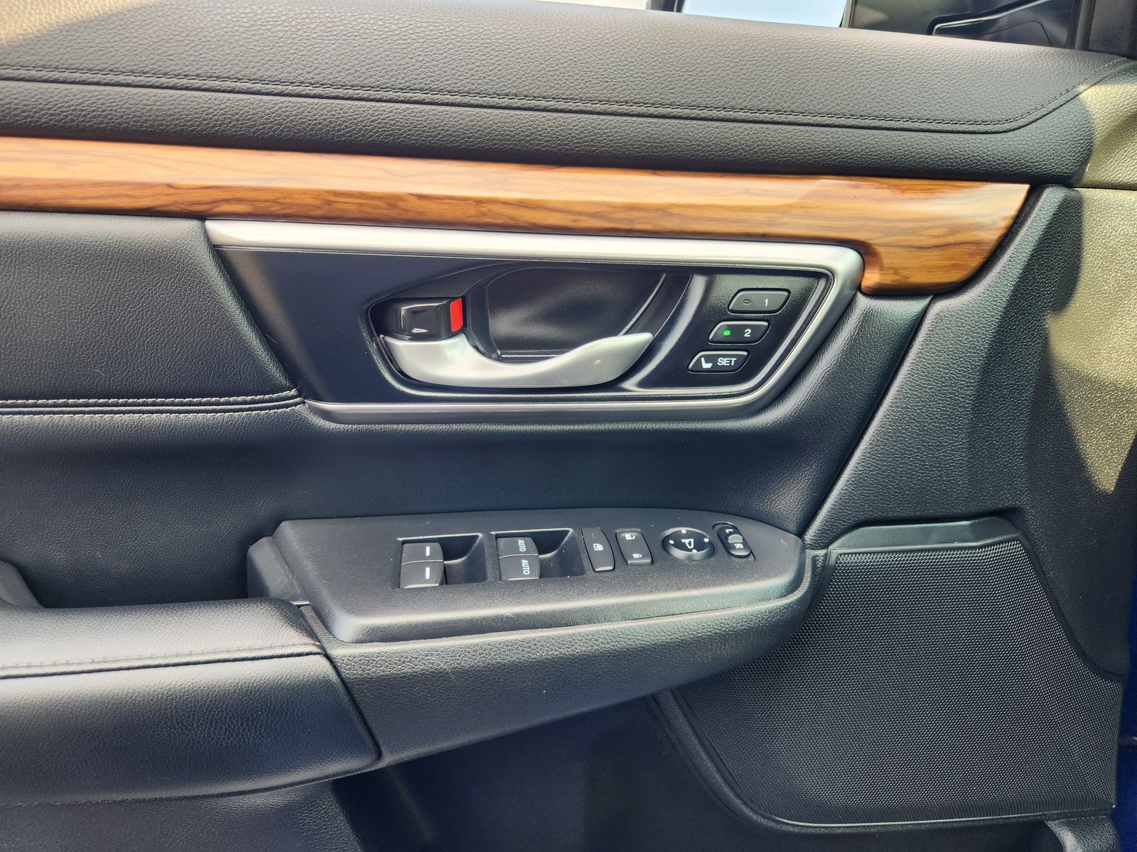 2022 Honda CR-V Touring photo 22