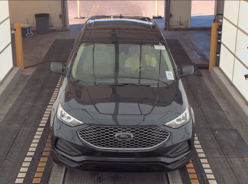 2024 Ford Edge SE photo 3