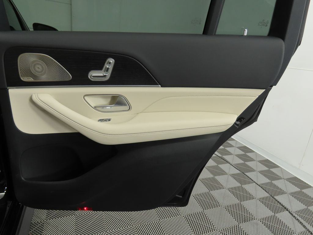 2025 Mercedes Benz GLS 450 4MATIC photo 26