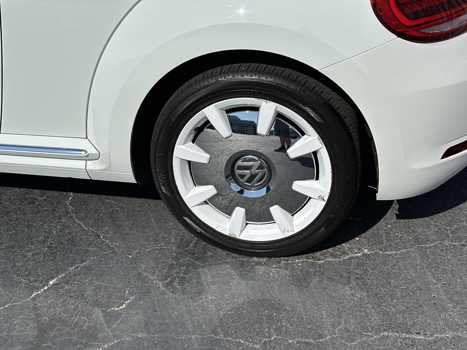 2019 Volkswagen Beetle Final Edition SE photo 7