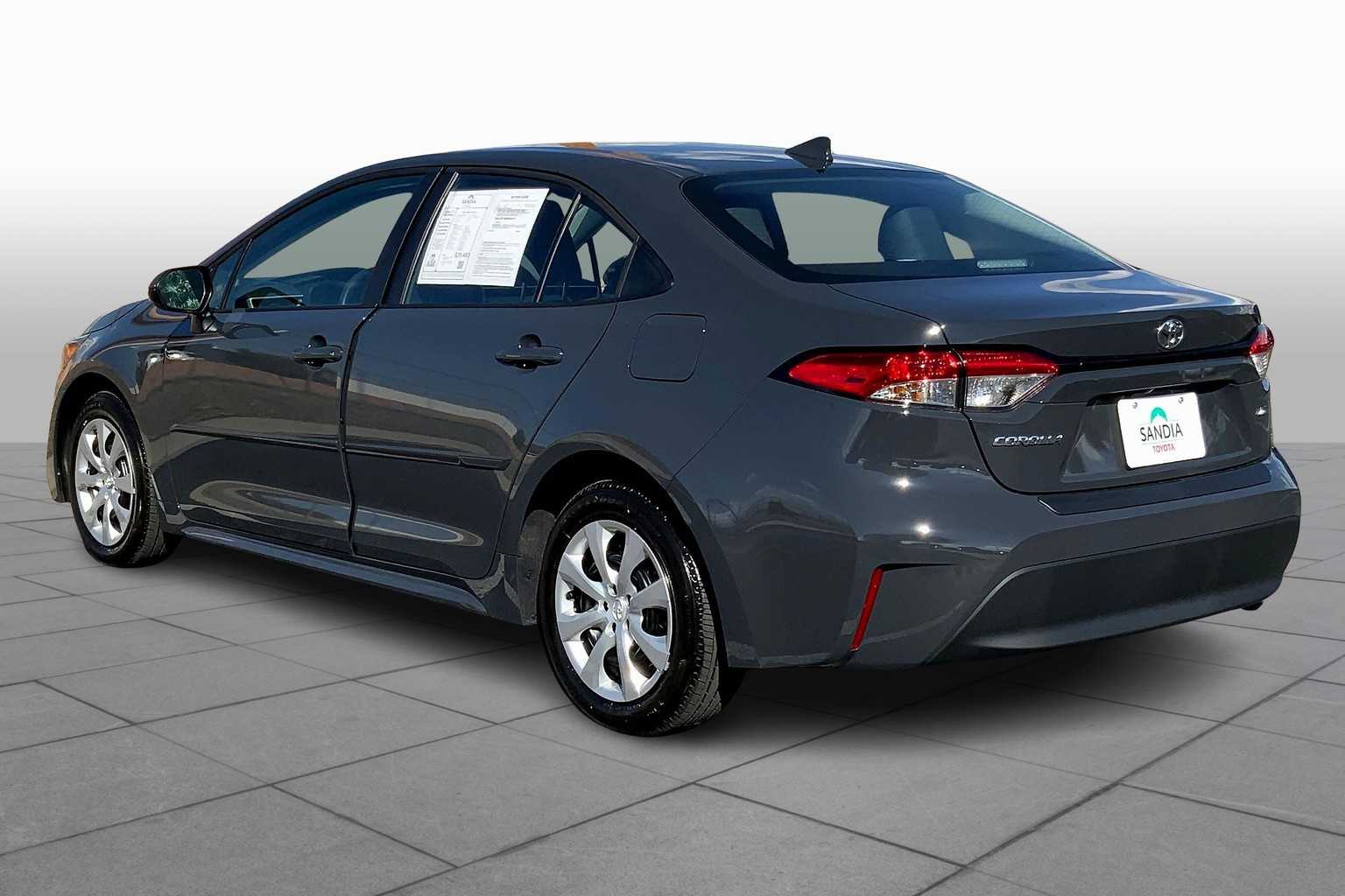 2025 Toyota Corolla LE photo 10