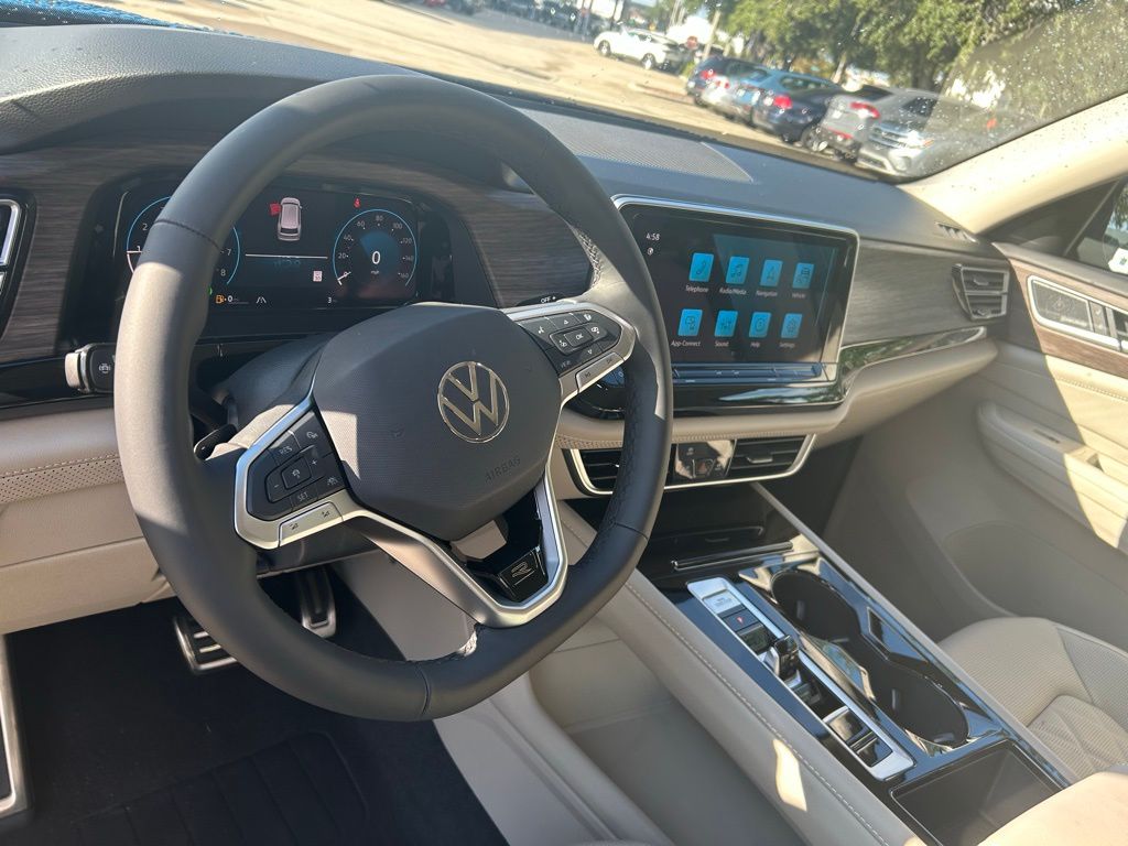 2026 Volkswagen Atlas SEL Premium R-Line photo 5