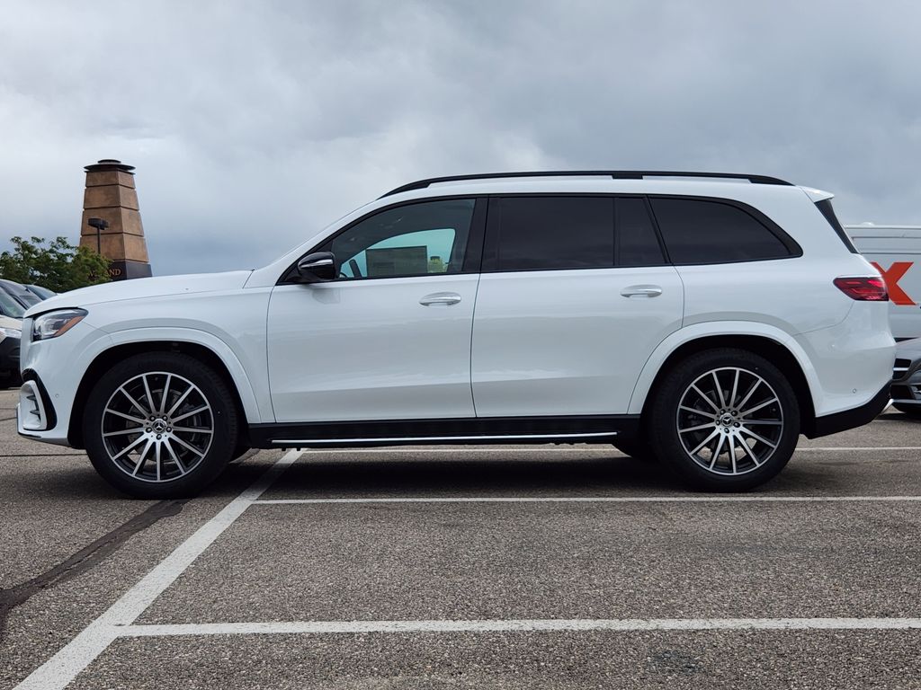 2026 Mercedes Benz GLS 580 4MATIC photo 4