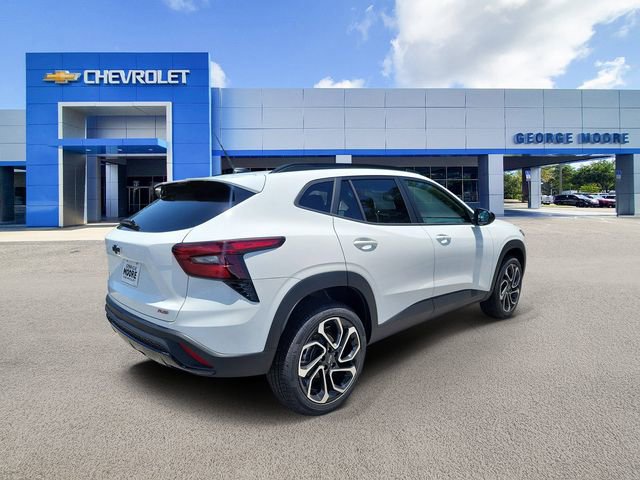 2025 Chevrolet Trax photo 3