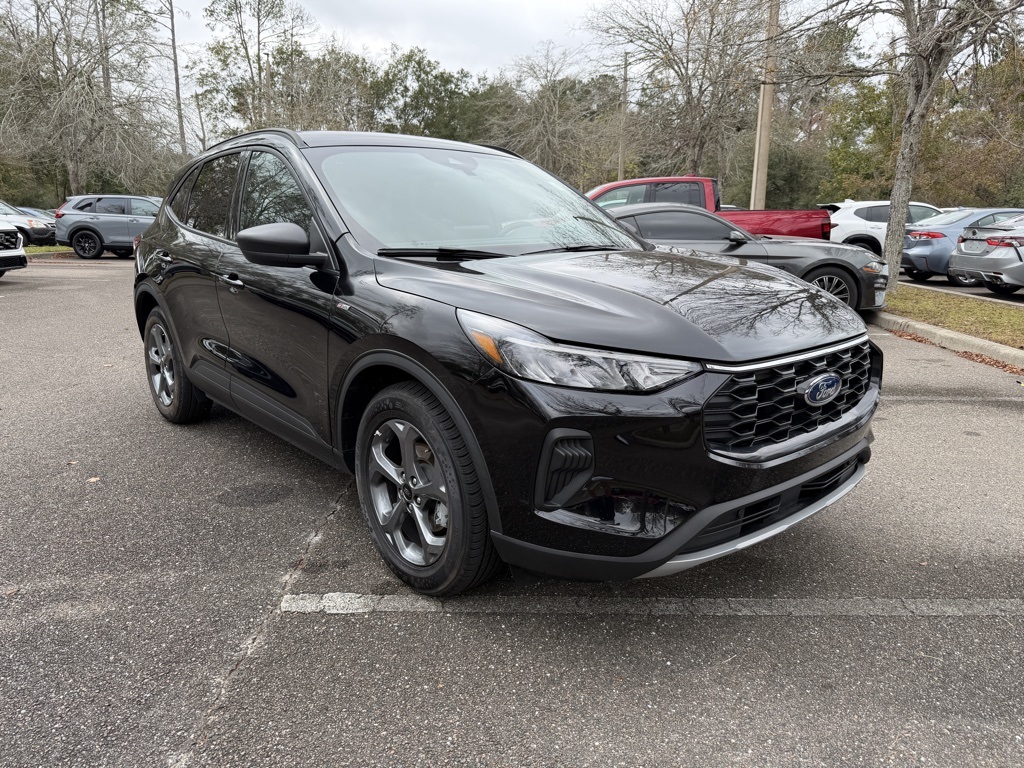 2025 Ford Escape ST-Line's photo