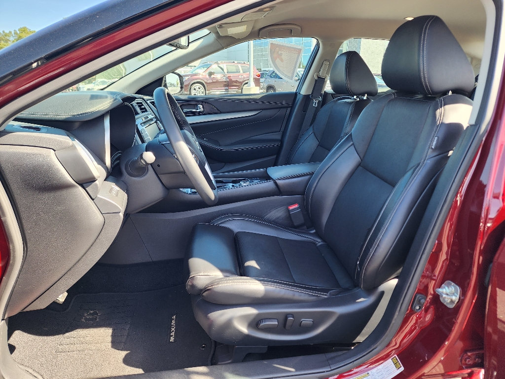2017 Nissan Maxima SV photo 25