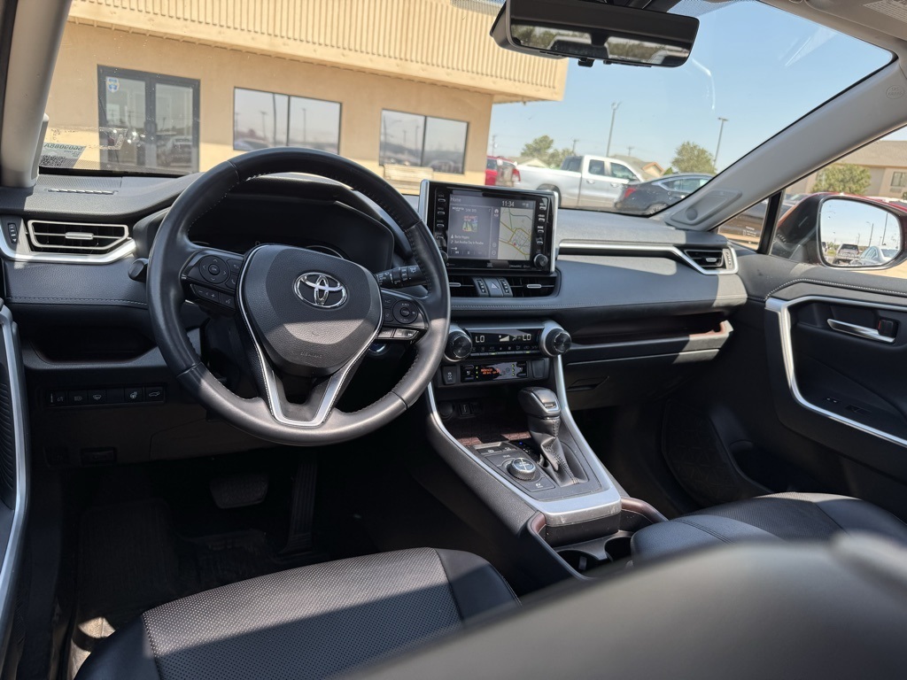 2020 Toyota RAV4 Hybrid Limited photo 2