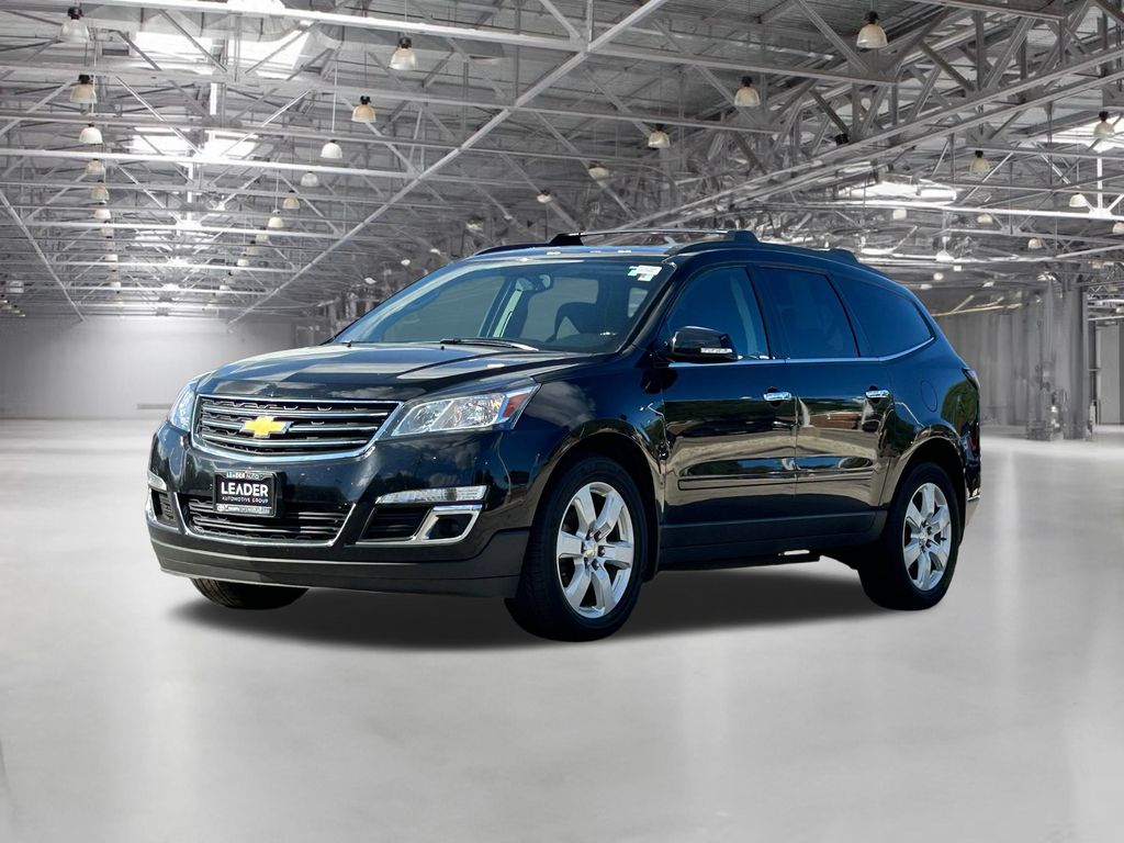 2017 Chevrolet Traverse 1LT photo 2