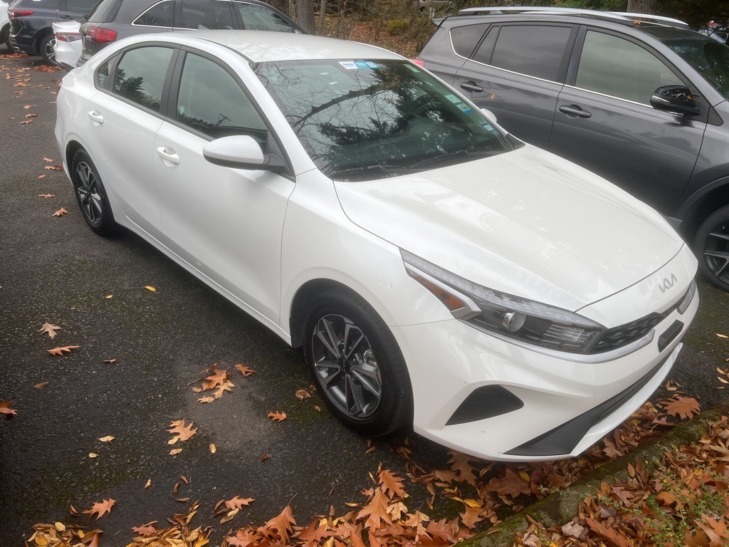 2024 Kia Forte LXS photo 2