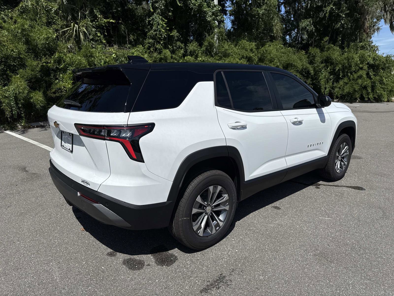 2026 Chevrolet Equinox LT photo 2