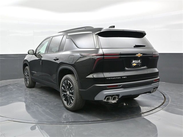 2026 Chevrolet Traverse photo 2
